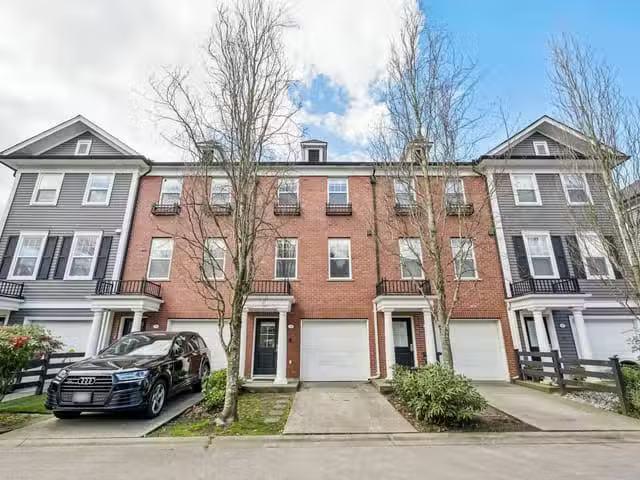 Condo for sale in Pitt Meadows, British Columbia