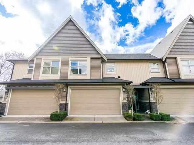 Condo for sale in Pitt Meadows, British Columbia