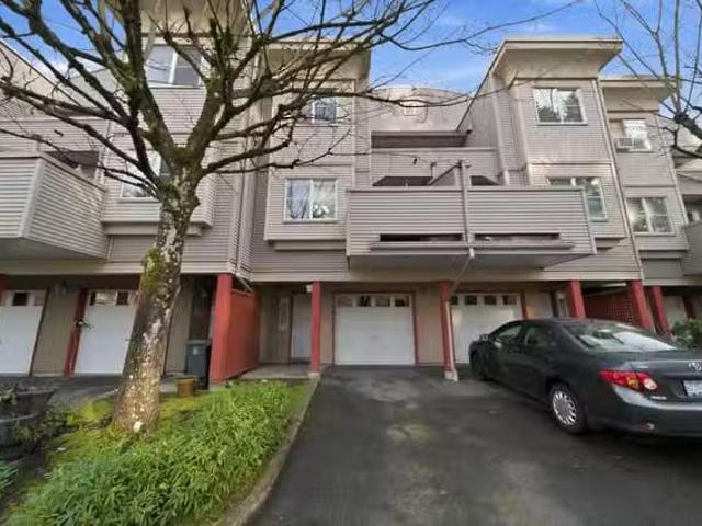 Condo for sale in Pitt Meadows, British Columbia