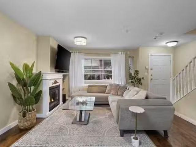 Condo for sale in Pitt Meadows, British Columbia