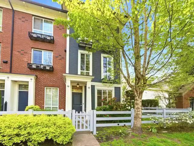 Condo for sale in Port Coquitlam, British Columbia