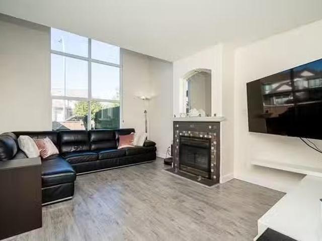 Condo for sale in Port Coquitlam, British Columbia