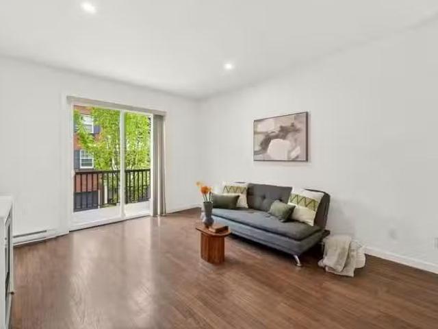 Condo for sale in Surrey, British Columbia