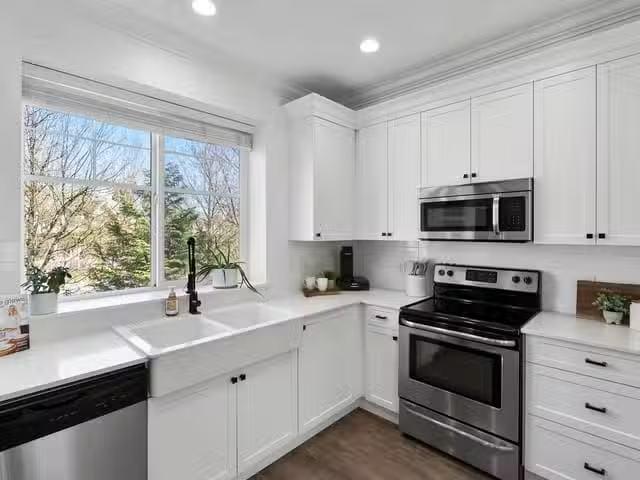 Condo for sale in Surrey, British Columbia