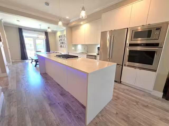 Condo for sale in Surrey, British Columbia