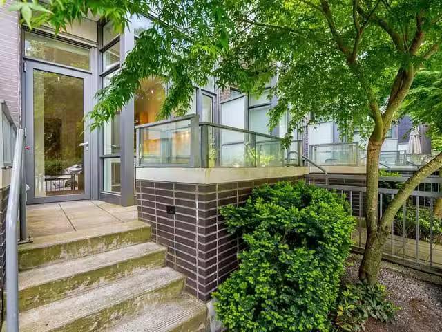 Condo for sale in Surrey, British Columbia