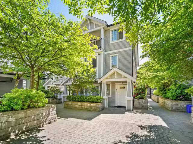 Condo for sale in Surrey, British Columbia