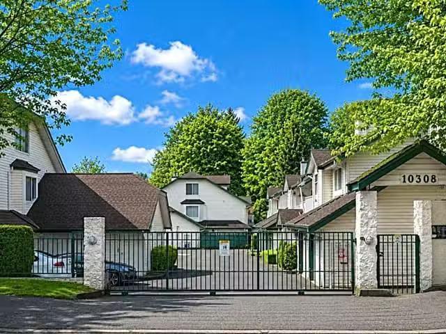 Condo for sale in Surrey, British Columbia