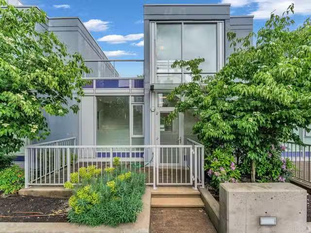 Condo for sale in Surrey, British Columbia