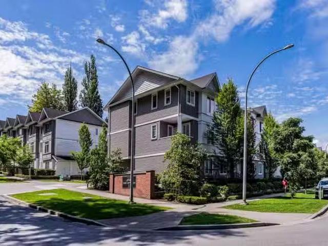Condo for sale in Surrey, British Columbia