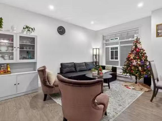 Condo for sale in Surrey, British Columbia