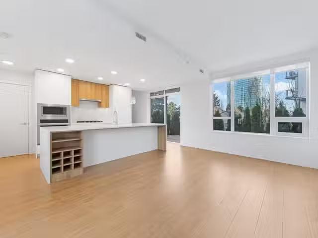 Condo for sale in Surrey, British Columbia