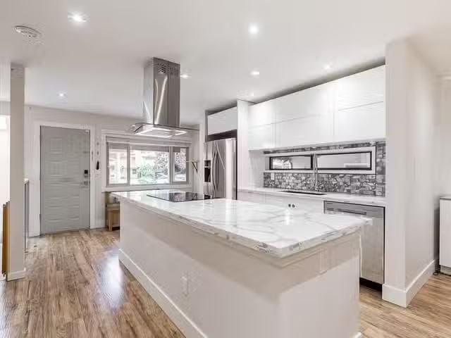 Condo for sale in Surrey, British Columbia
