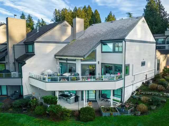 Condo for sale in Surrey, British Columbia