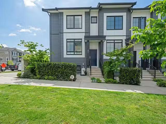 Condo for sale in Surrey, British Columbia