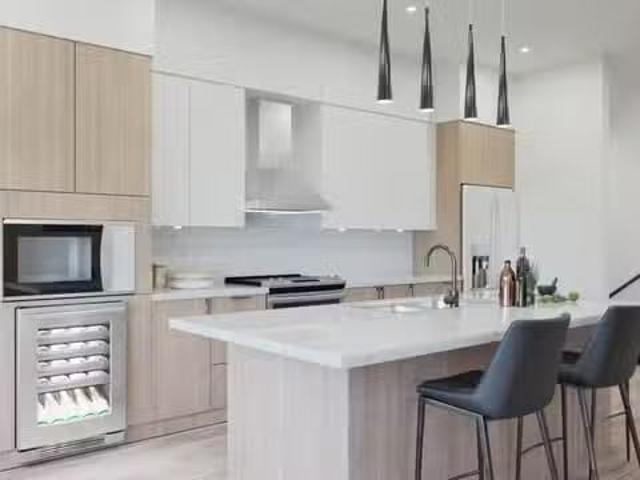 Condo for sale in Surrey, British Columbia