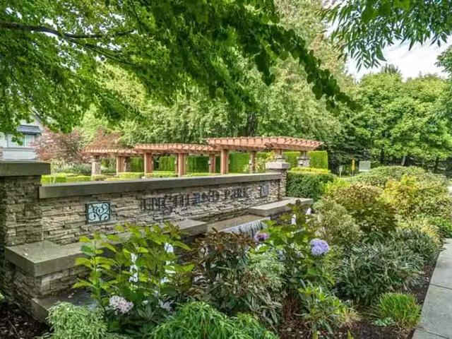 Condo for sale in Surrey, British Columbia