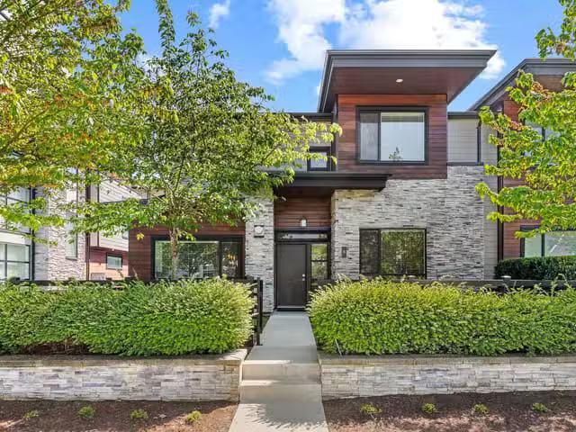 Condo for sale in Surrey, British Columbia