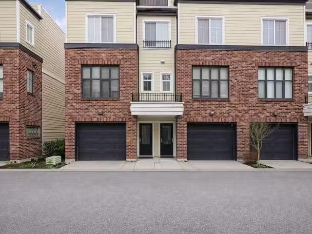 Condo for sale in Surrey, British Columbia