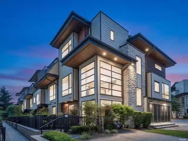 Condo for sale in Surrey, British Columbia