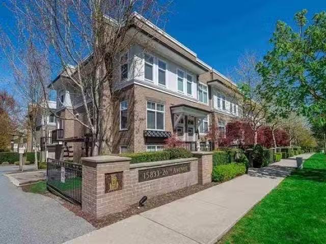 Condo for sale in Surrey, British Columbia