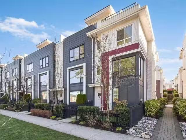 Condo for sale in Surrey, British Columbia