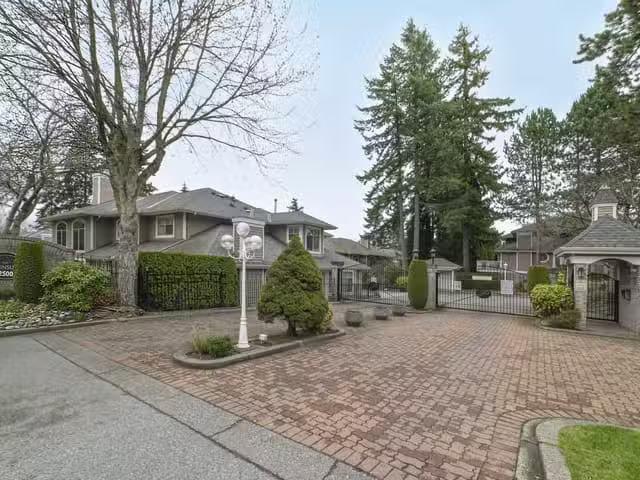 Condo for sale in Surrey, British Columbia