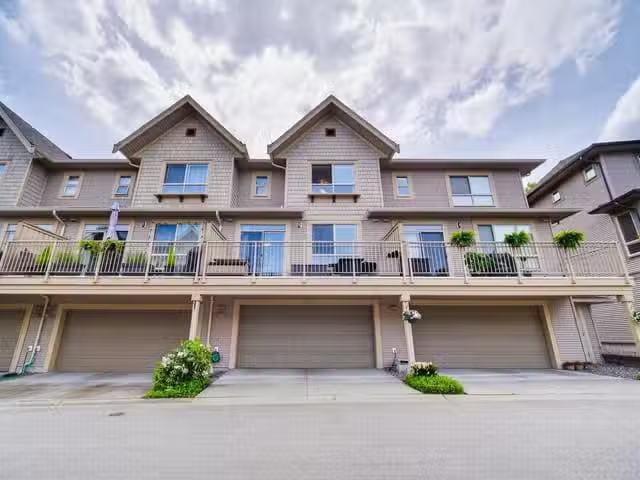 Condo for sale in Surrey, British Columbia