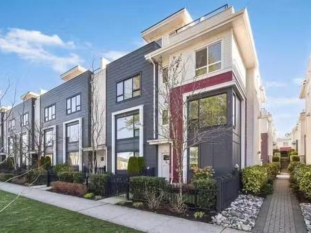 Condo for sale in Surrey, British Columbia