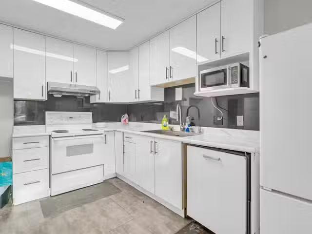 Condo for sale in Surrey, British Columbia