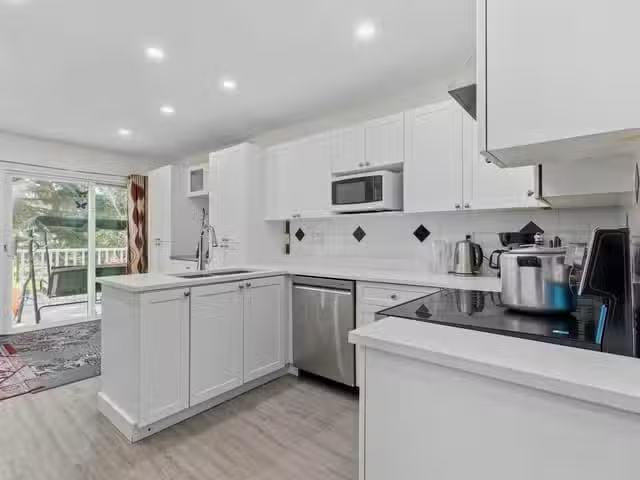 Condo for sale in Surrey, British Columbia