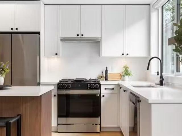 Condo for sale in Surrey, British Columbia