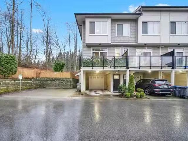 Condo for sale in Surrey, British Columbia