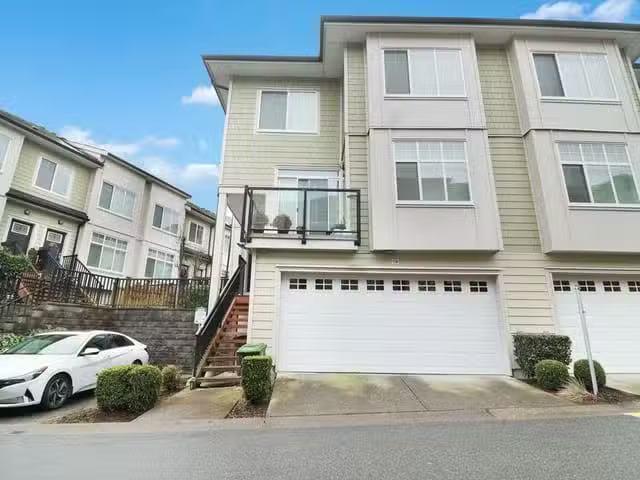 Condo for sale in Surrey, British Columbia