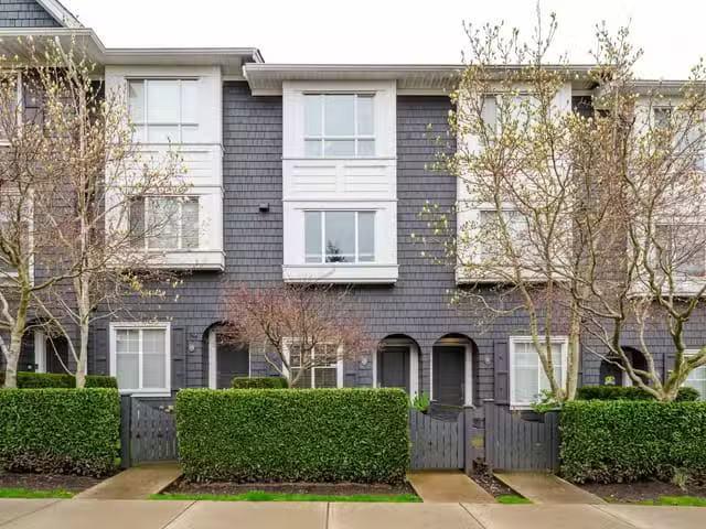 Condo for sale in Surrey, British Columbia