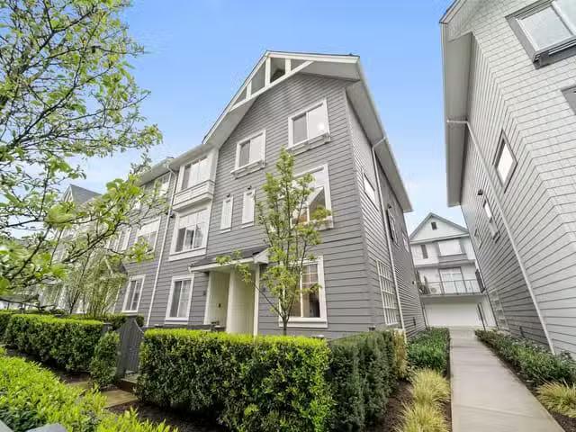 Condo for sale in Surrey, British Columbia