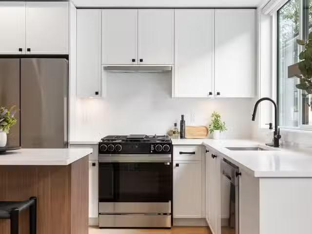 Condo for sale in Surrey, British Columbia