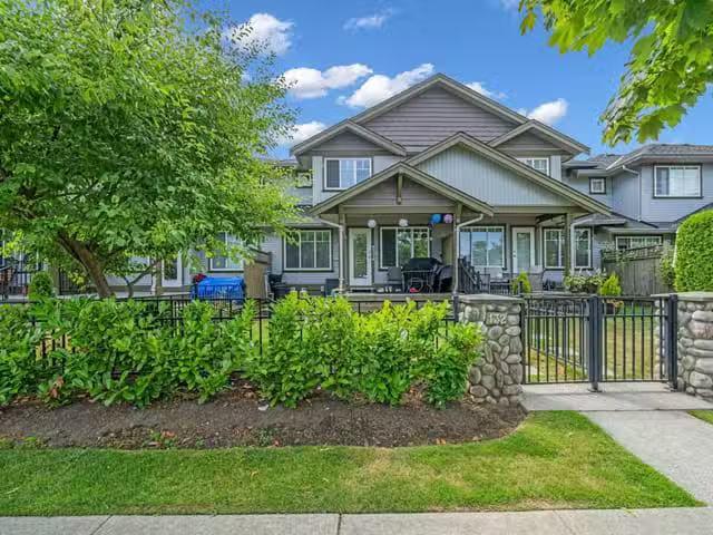 Condo for sale in Surrey, British Columbia