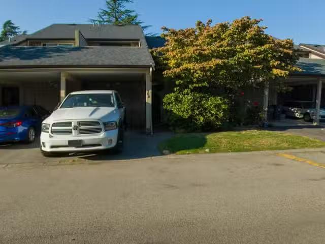 Condo for sale in Surrey, British Columbia