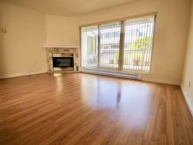 Condo for sale in White Rock Condo for sale in White Rock