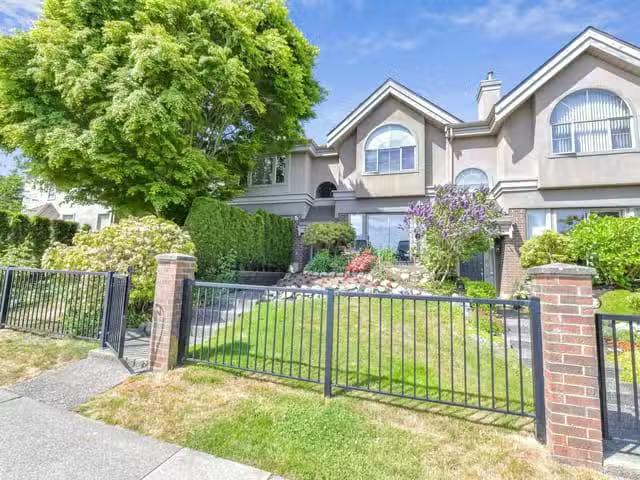Condo for sale in White Rock, British Columbia