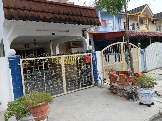 Townhouse for sale in Malaka
