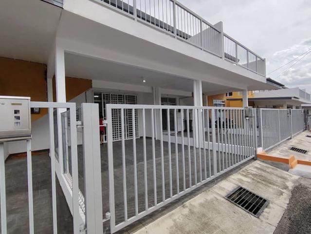 Townhouse for sale in Malaka