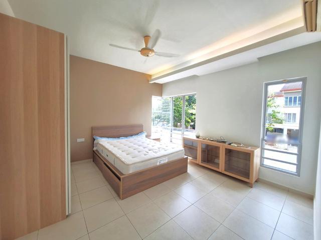 Townhouse for rent in Puchong, Majlis Bandaraya Subang Jaya