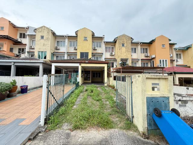 Townhouse for sale in Petaling, Alam Impian