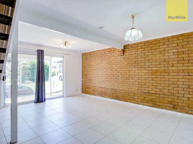 Townhouse for rent in Woodridge, Greater Brisbane