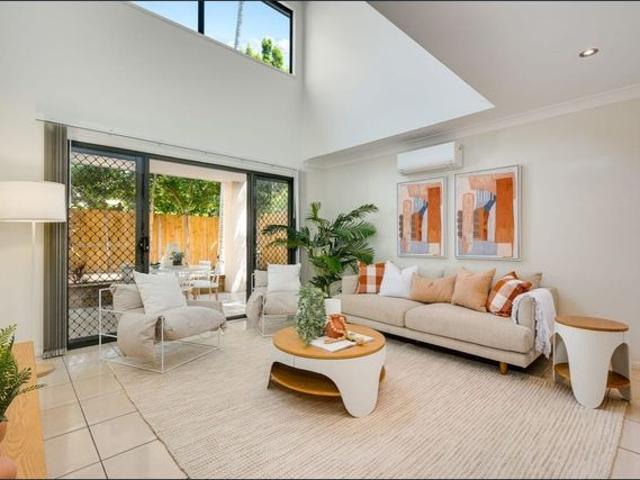 Townhouse for rent in Toombul, Queensland