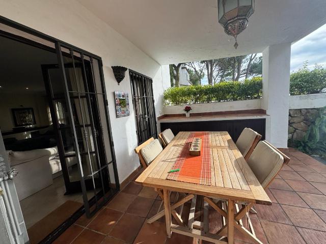 Casa en alquiler en Nueva Andalucía, Costa del Sol Occidental