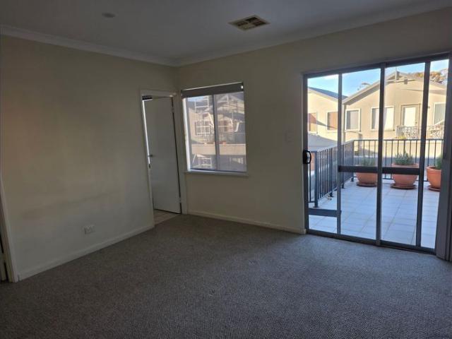 Townhouse for rent in Applecross, Western Australia