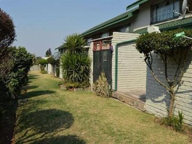 Townhouse for sale in Ekurhuleni, Gauteng